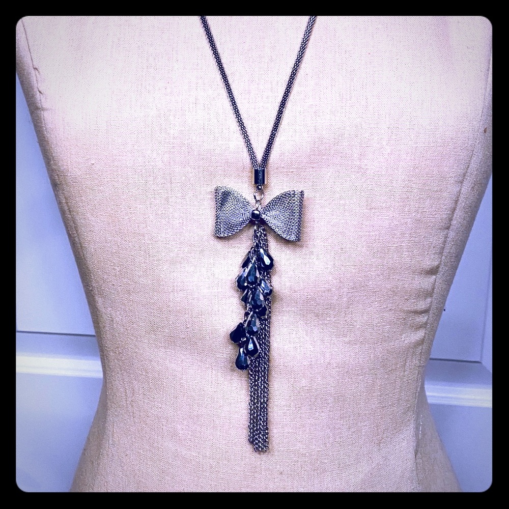 Beautiful Long Mesh Bow Necklace!